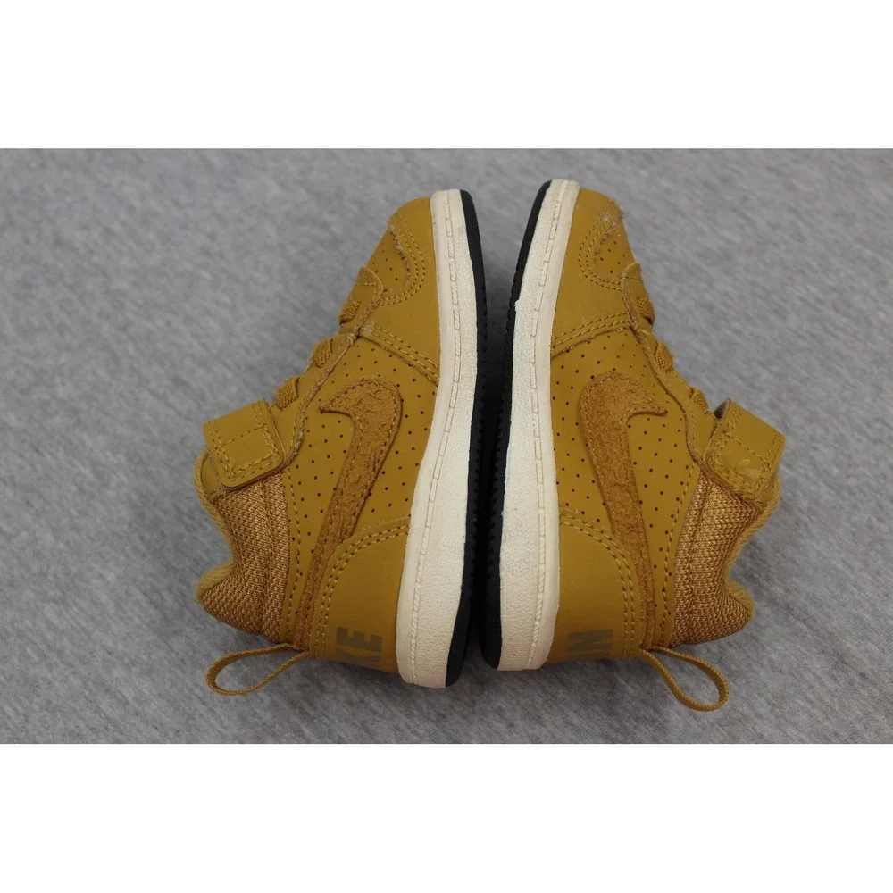Nike Shoe Unisex 5C Wheat Court‎ Borough Mid 2 Boot Style Sneaker 870027-701